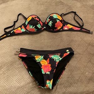 Adorable patterned sunseeker patterned swimsuit